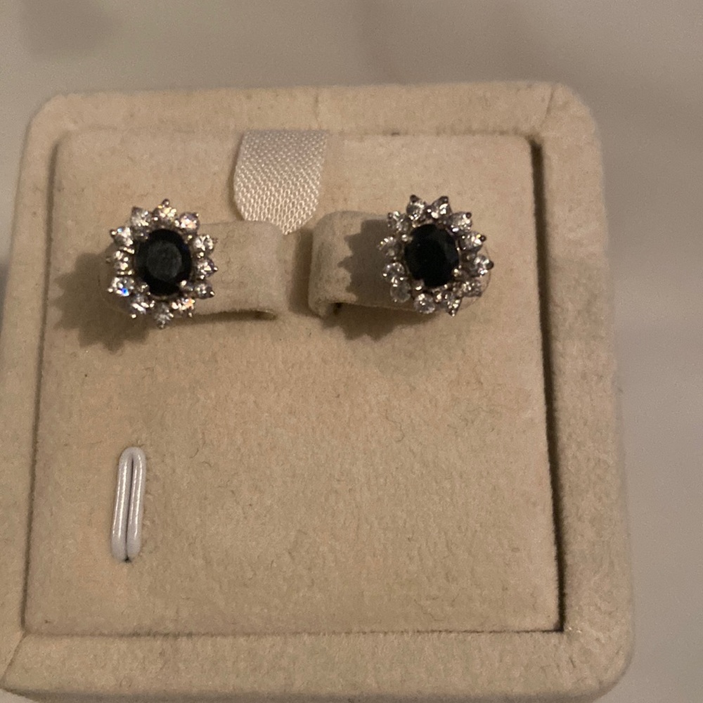 SAPPHIRE / white CZ stud 8mm earrings